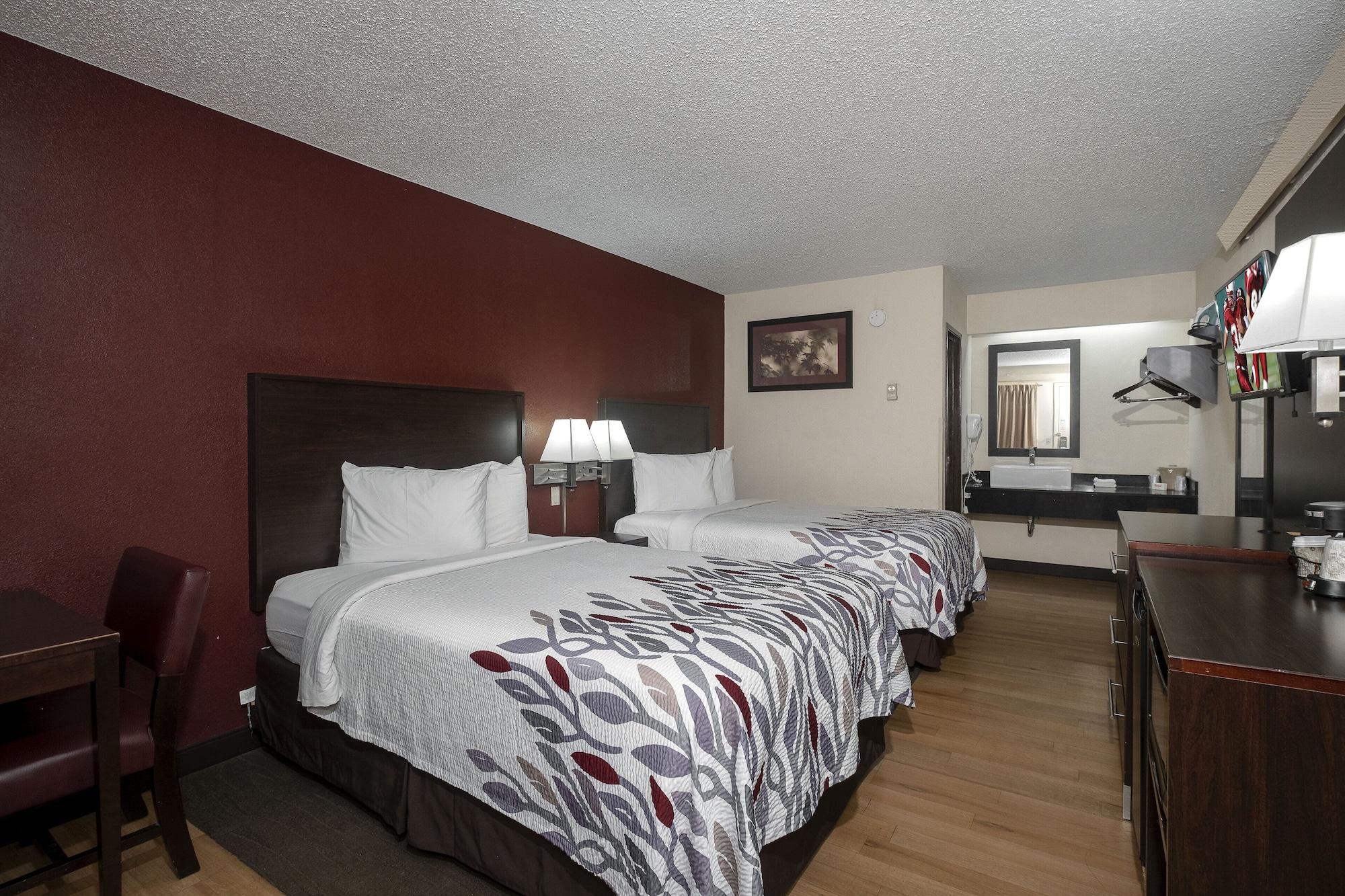 Red Roof - University Motel